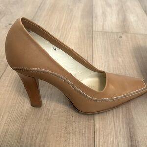 Tod’s camel pump